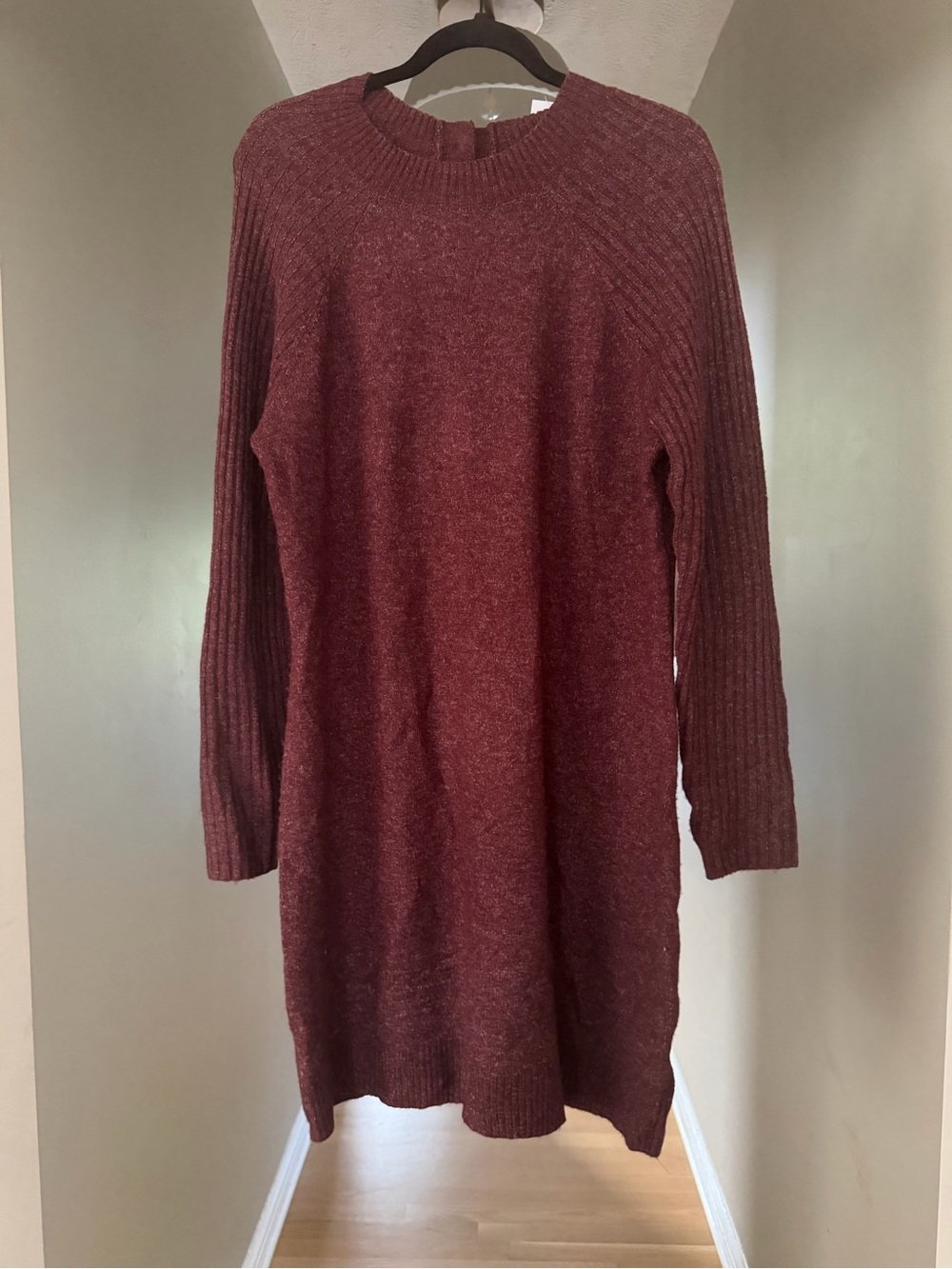 Abercrombie Medium Women's Long Sleeve Knit Dress in Burgundy